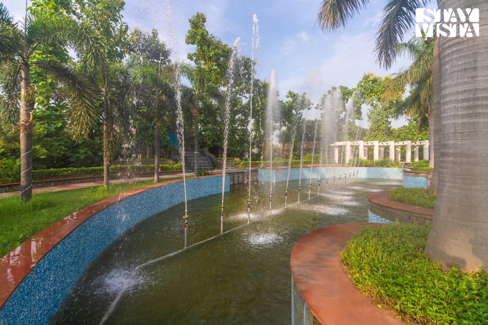 Stayvista At Wandering Vines Indoor Pool 4Bhk Luxury Villa In Delhi Sohna מראה חיצוני תמונה