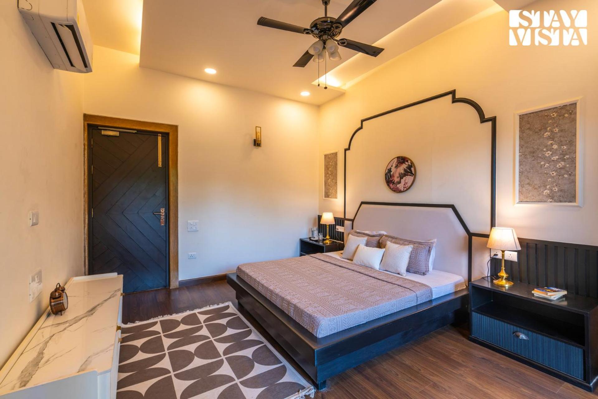 Stayvista At Wandering Vines Indoor Pool 4Bhk Luxury Villa In Delhi Sohna מראה חיצוני תמונה