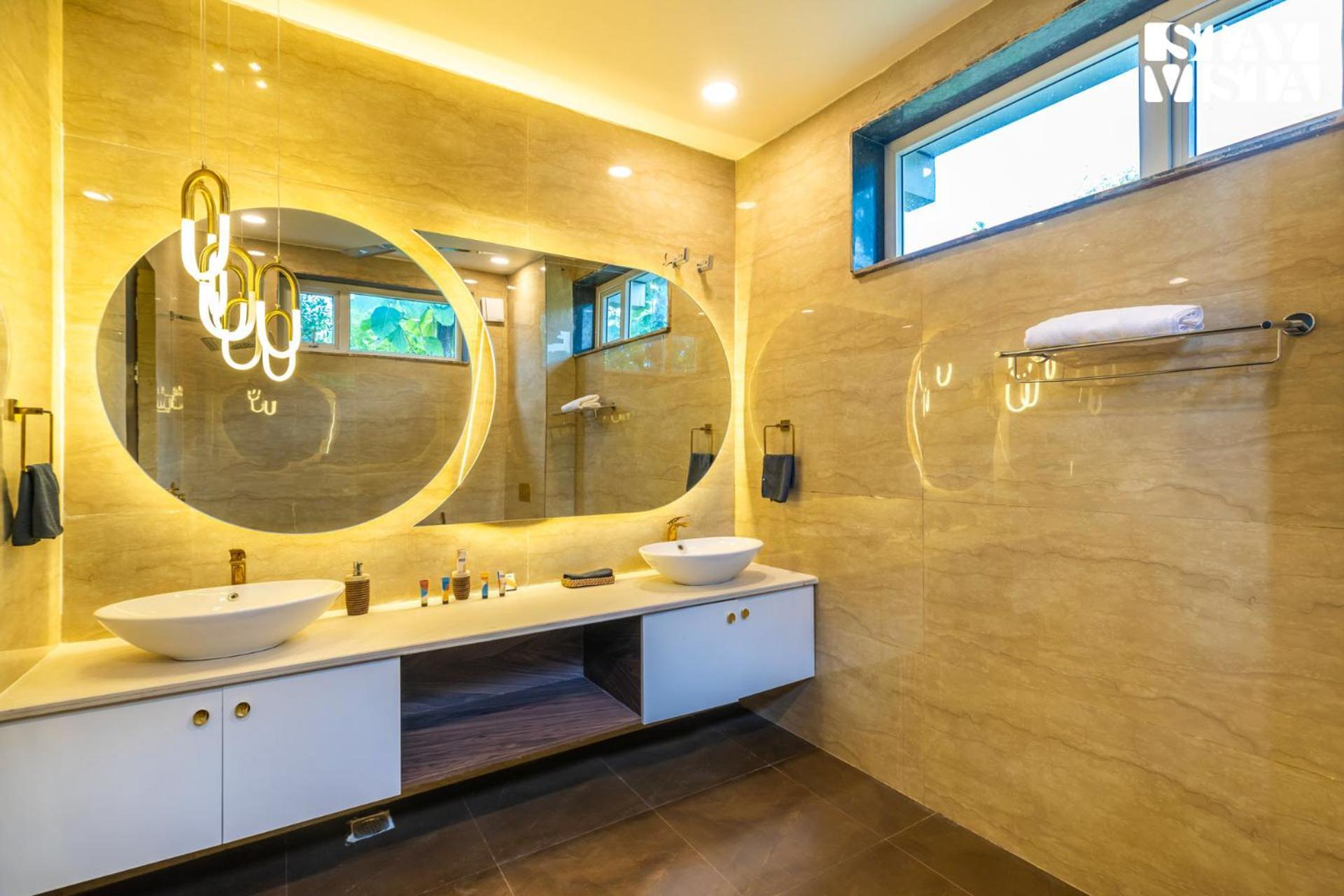 Stayvista At Wandering Vines Indoor Pool 4Bhk Luxury Villa In Delhi Sohna מראה חיצוני תמונה