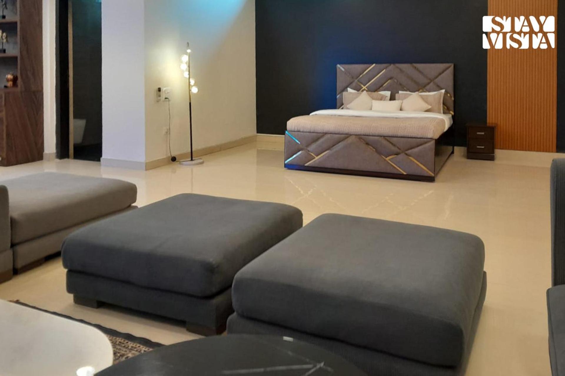 Stayvista At Wandering Vines Indoor Pool 4Bhk Luxury Villa In Delhi Sohna מראה חיצוני תמונה