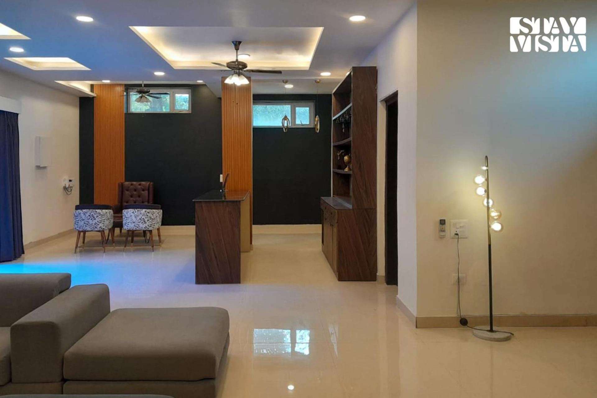 Stayvista At Wandering Vines Indoor Pool 4Bhk Luxury Villa In Delhi Sohna מראה חיצוני תמונה